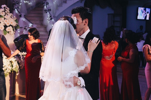 Окно для свадеб