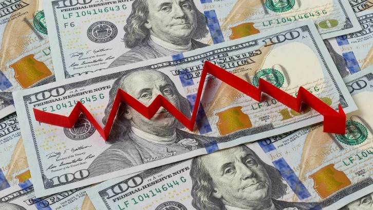 Удельный вес доллара в мировых валютных резервах продолжил снижаться в 2025 году