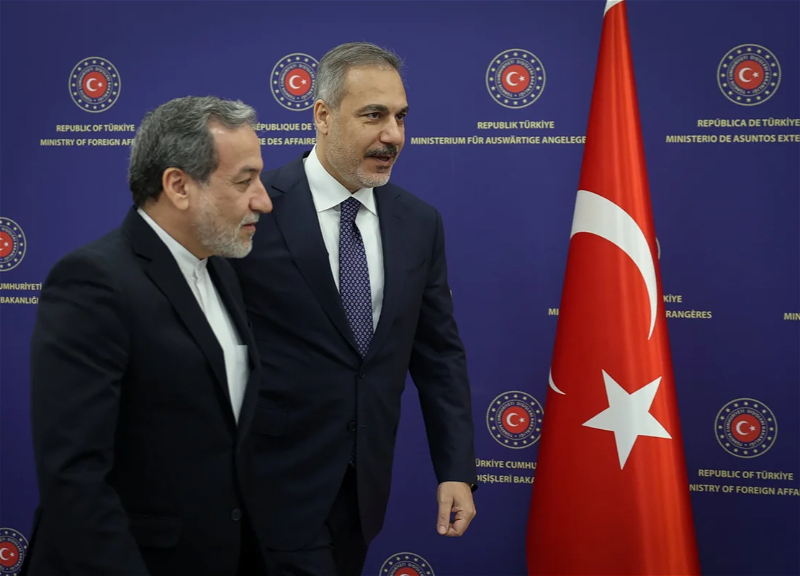 &laquo;Под ложным флагом&raquo;: Арагчи заявил Фидану, что данные о пуске Ираном ракеты в сторону Турции безосновательны