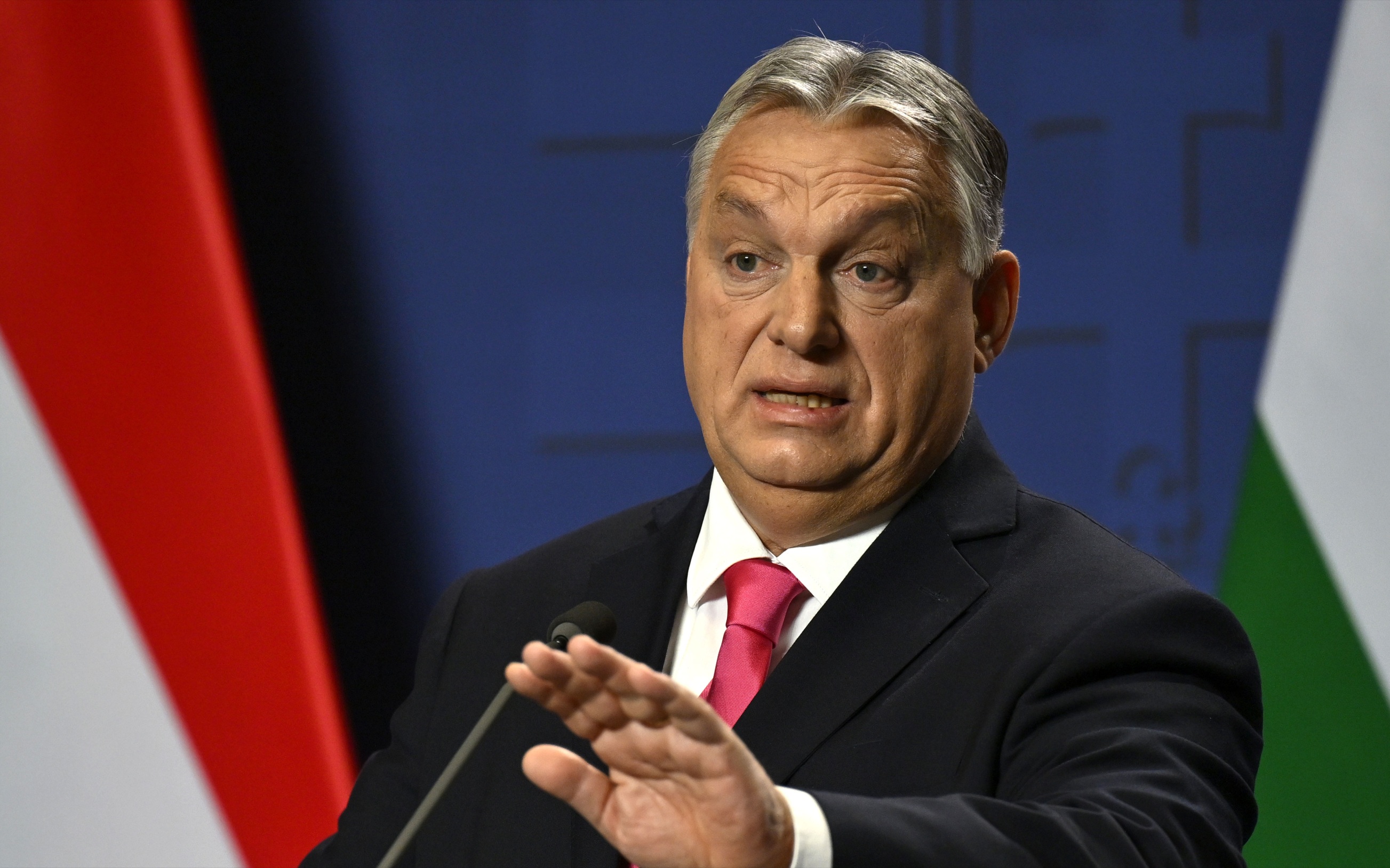 Орбан объяснил, почему отказался от использования смартфона