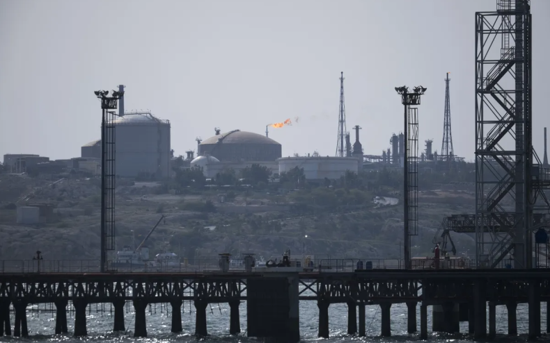 Вице-президент Ареф предупредил США о последствиях операции на острове Харк