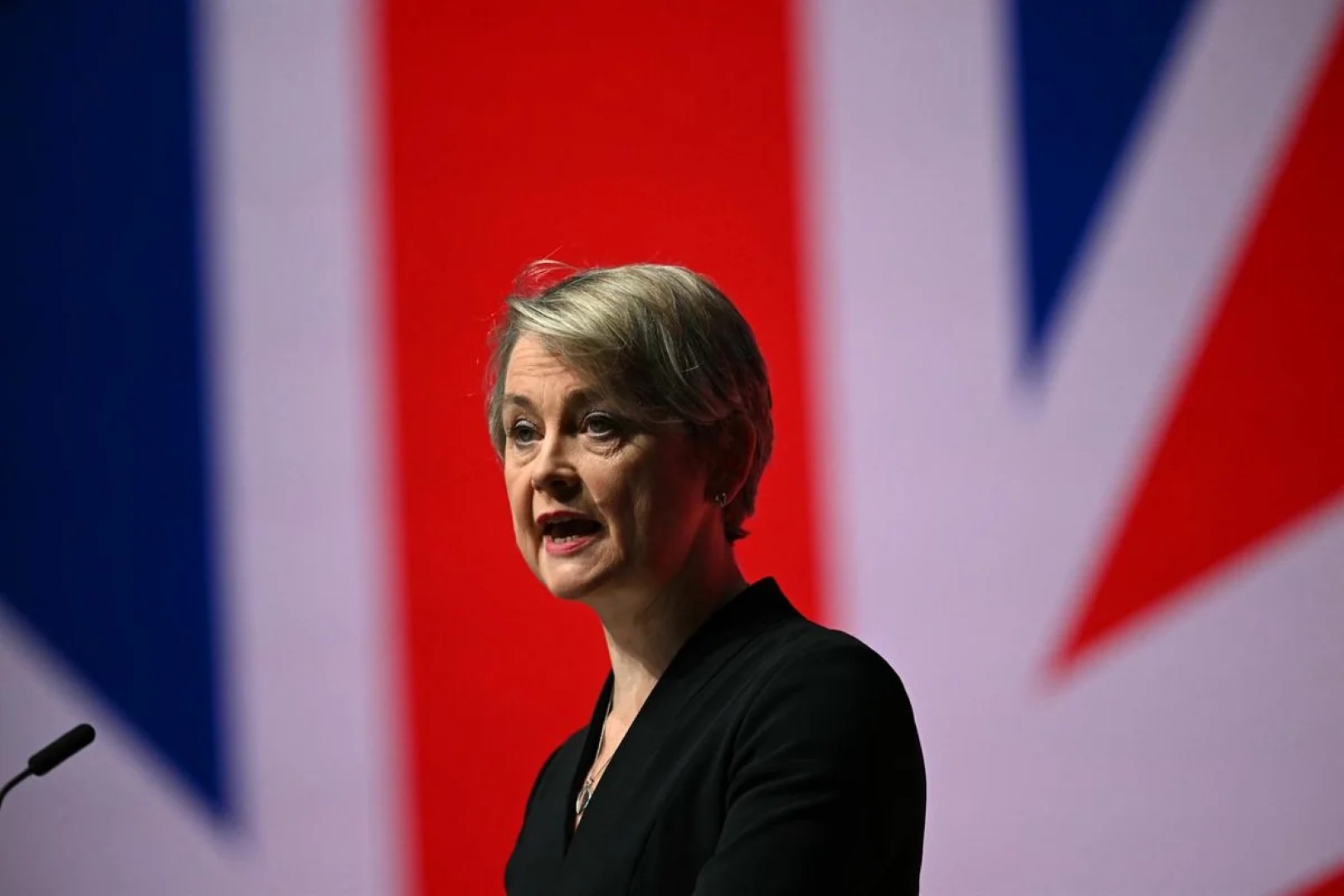 
Иветт Купер проведет переговоры по безопасности судоходства в Персидском заливе