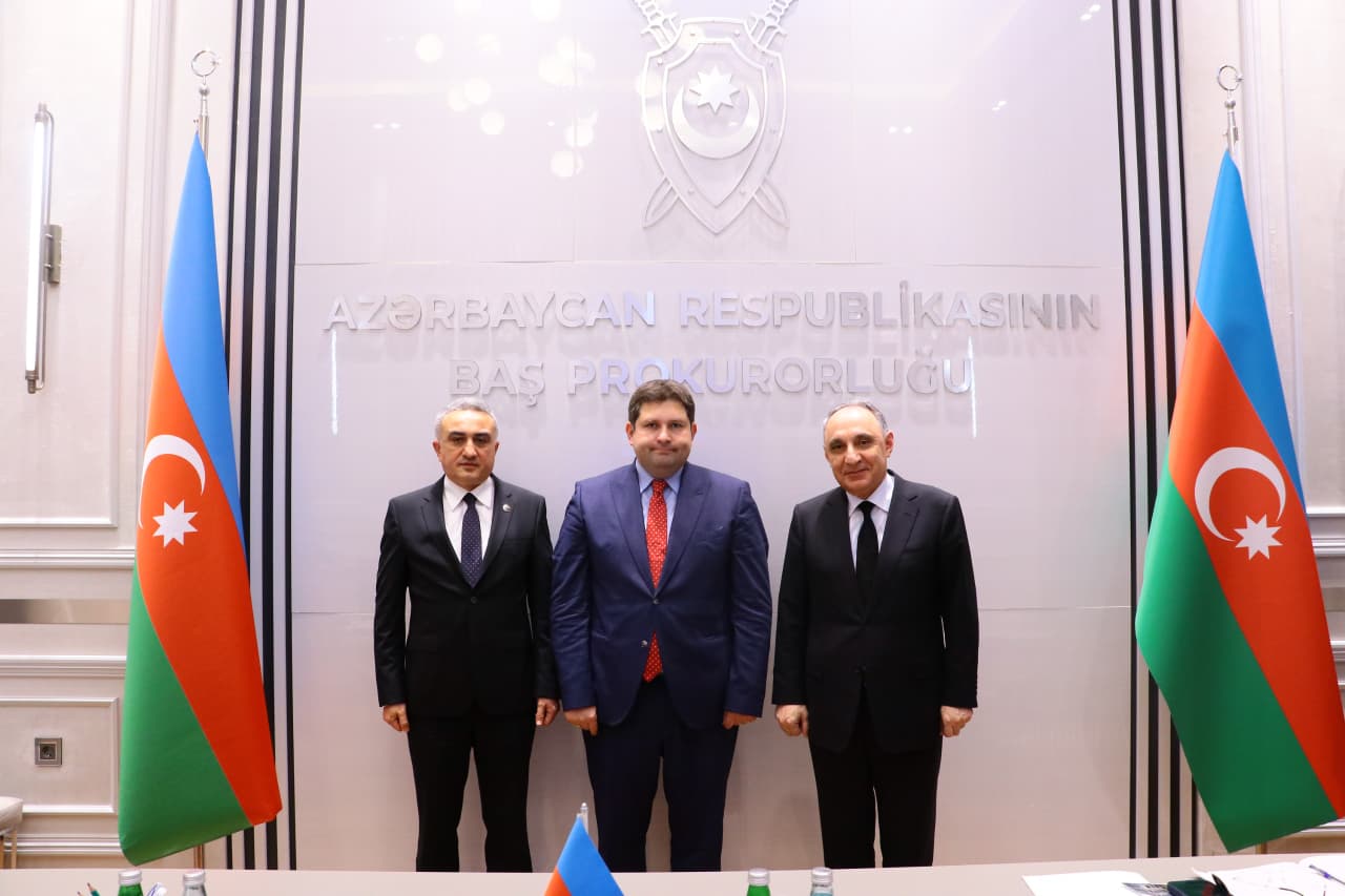 Крепнет взаимодействие