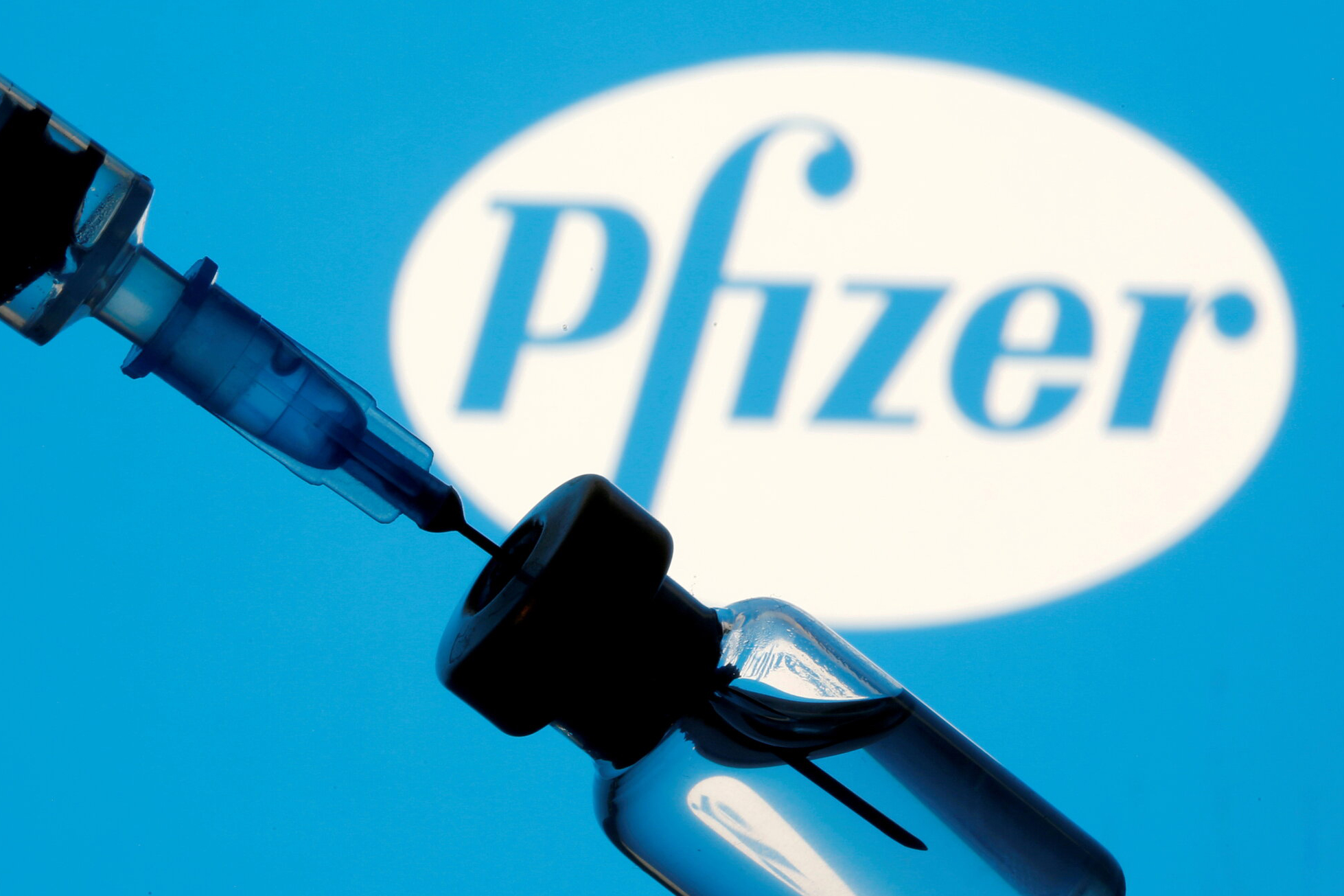 Польшу и Румынию обязали выплатить Pfizer 1.9 млрд евро за лишние вакцины от COVID-19
