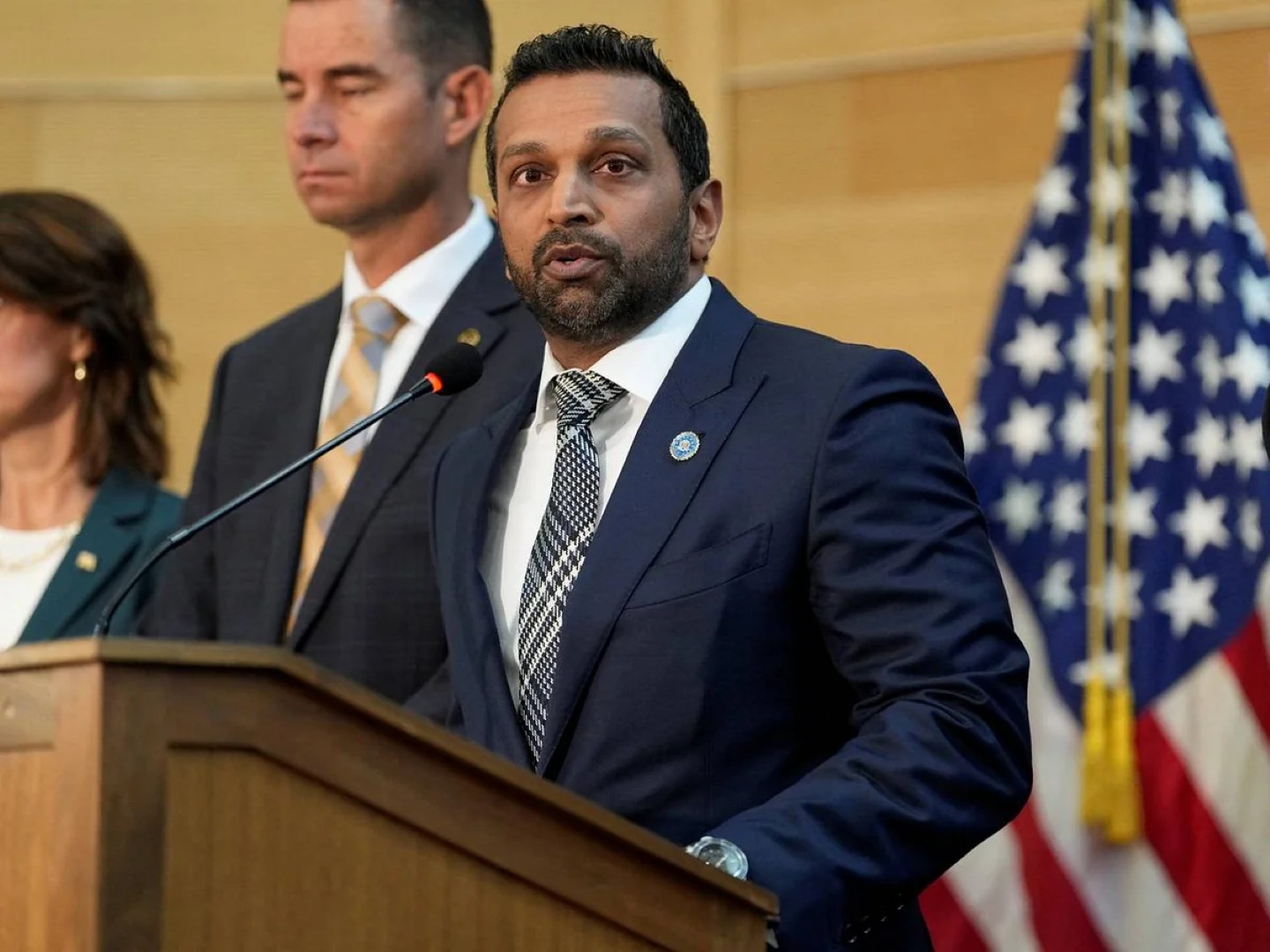 
В администрации Трампа обсуждается возможная отставка главы ФБР Пателя