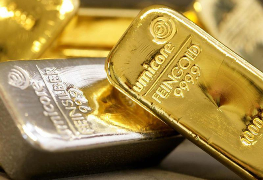 
Золото и серебро подешевели на мировом рынке