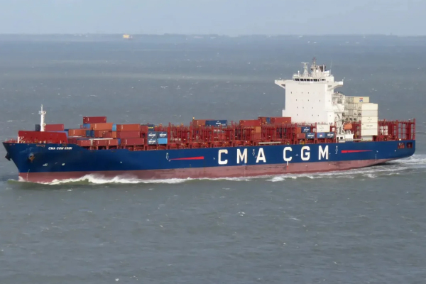 Французское судно пропустили через Ормуз