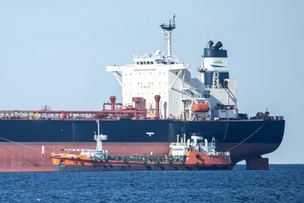 В Швеции задержан подсанкционный танкер Flora 1 из-за разлива нефти в Балтийском море