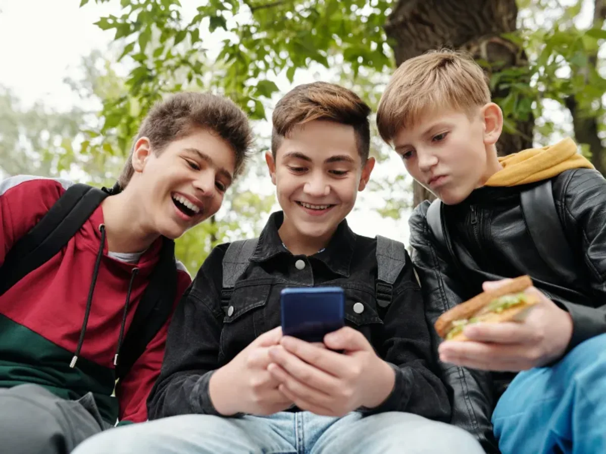 
В Армении могут ограничить доступ к соцсетям детей младше 16 лет