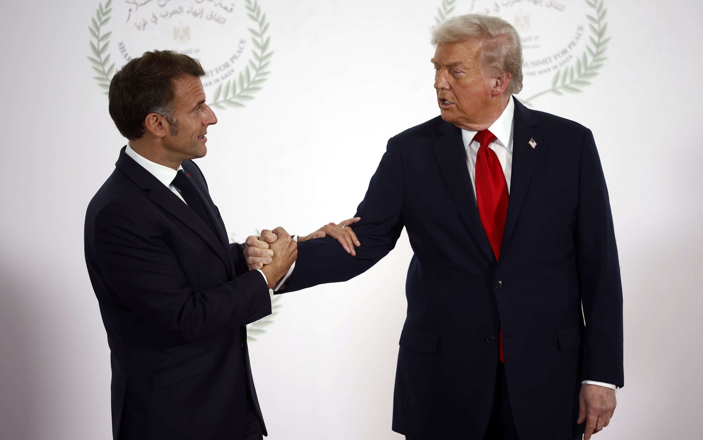 Макрон предложил Трампу стать серьезнее