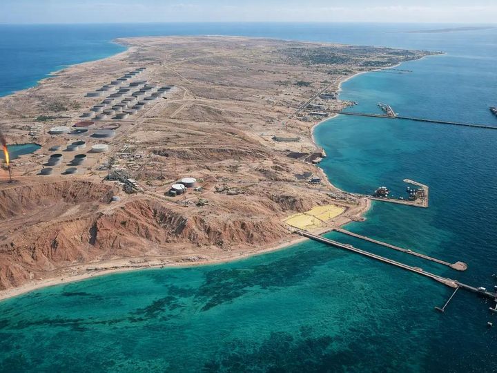 США и Израиль нанесли удары по Харгу