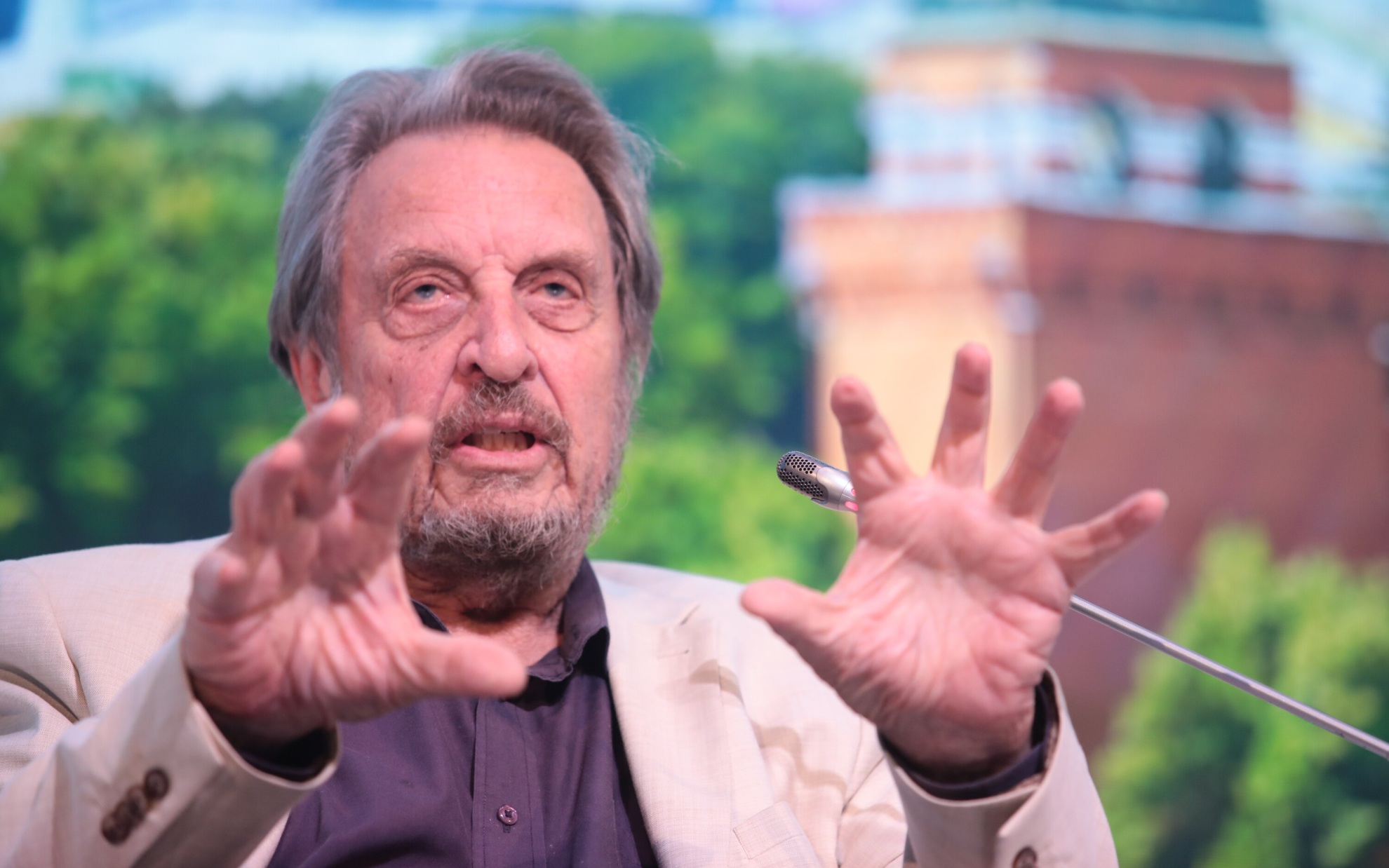 Отец Илона Маска считает, что вся Украина находится под управлением 50 семей