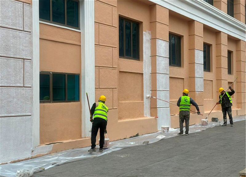 В Баку устранют последствия акта вандализма в Киноцентре &laquo;Низами&raquo;