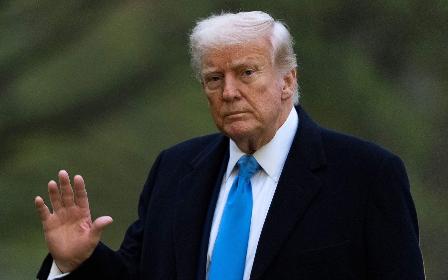 Трамп: нам не нужно было лезть на Украину, она в тысячах миль от нас