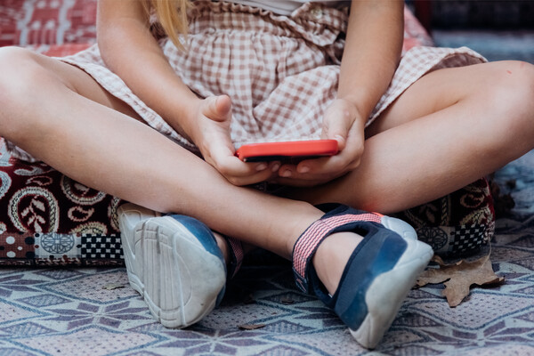 Родители пытали дочь из-за переписок с мальчиками