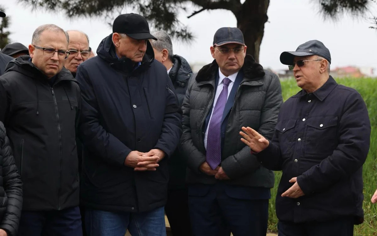 Кямаледдин Гейдаров осмотрел пострадавший от дождя район в Бадамдаре