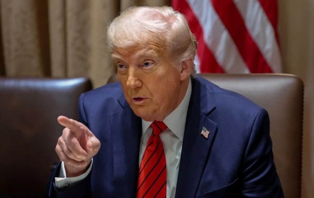 
Трамп пригрозил Ирану "адом" в случае продолжения блокировки Ормуза