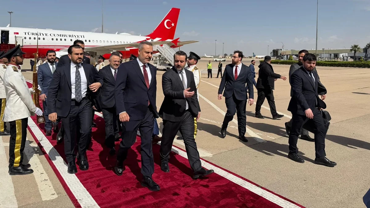 Хакан Фидан встретится в Сирии с Владимиром Зеленским и Ахмедом аш-Шараа