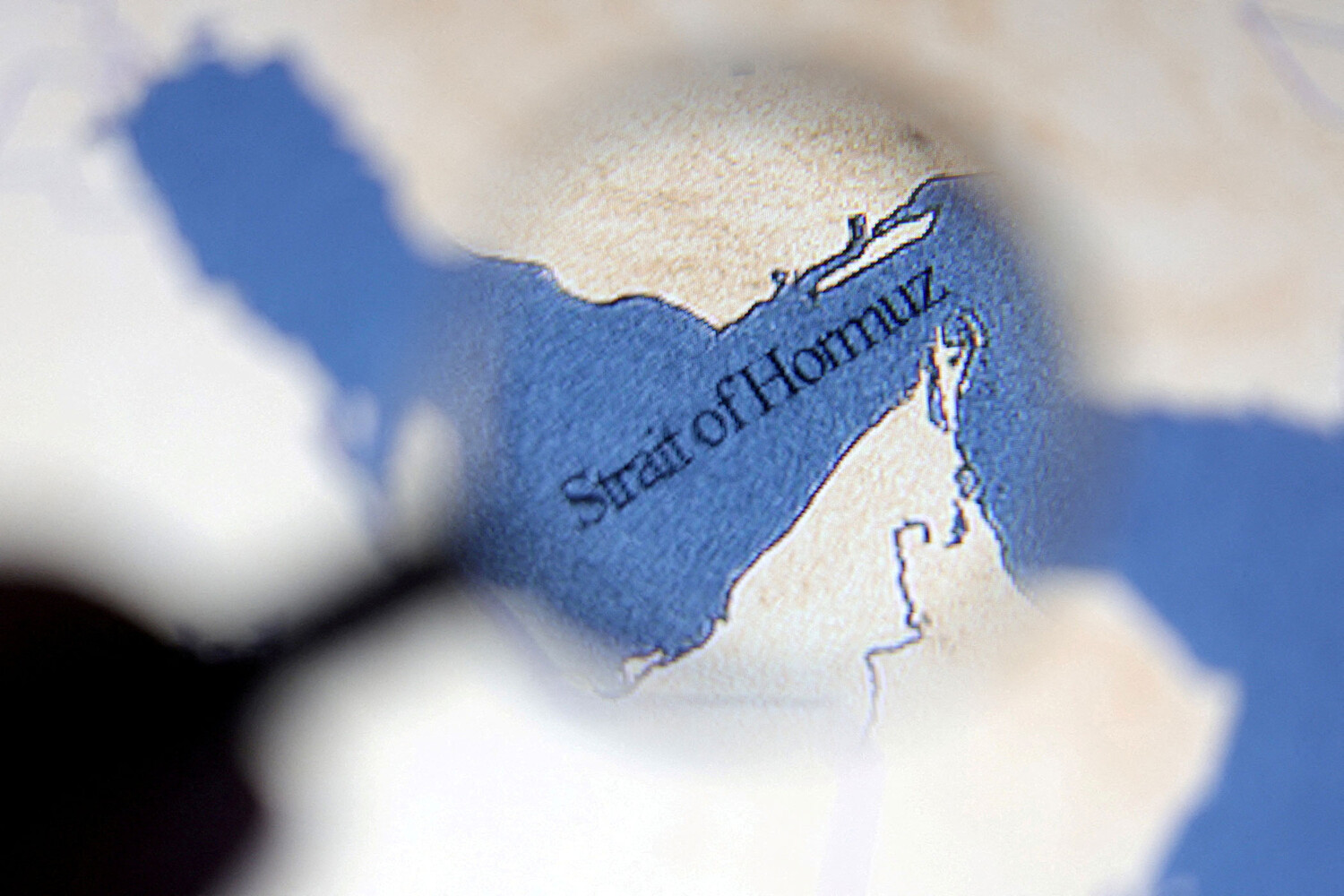 В офисе президента Ирана рассказали, при каких условиях откроют Ормузский пролив