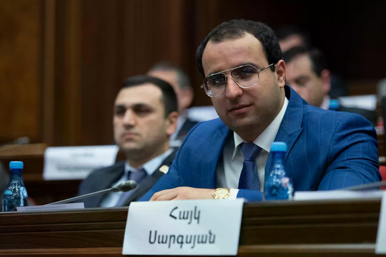 Армянский депутат: Противник давно знает об армянской армии все, что ему нужно