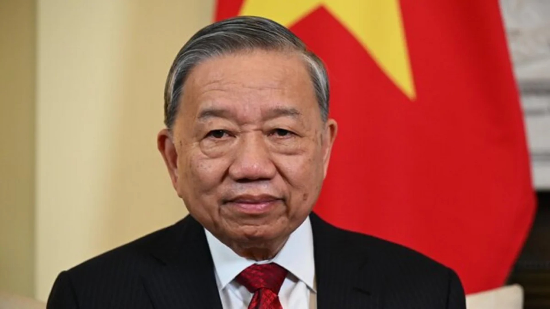 
Генсек Компартии Вьетнама избран президентом страны