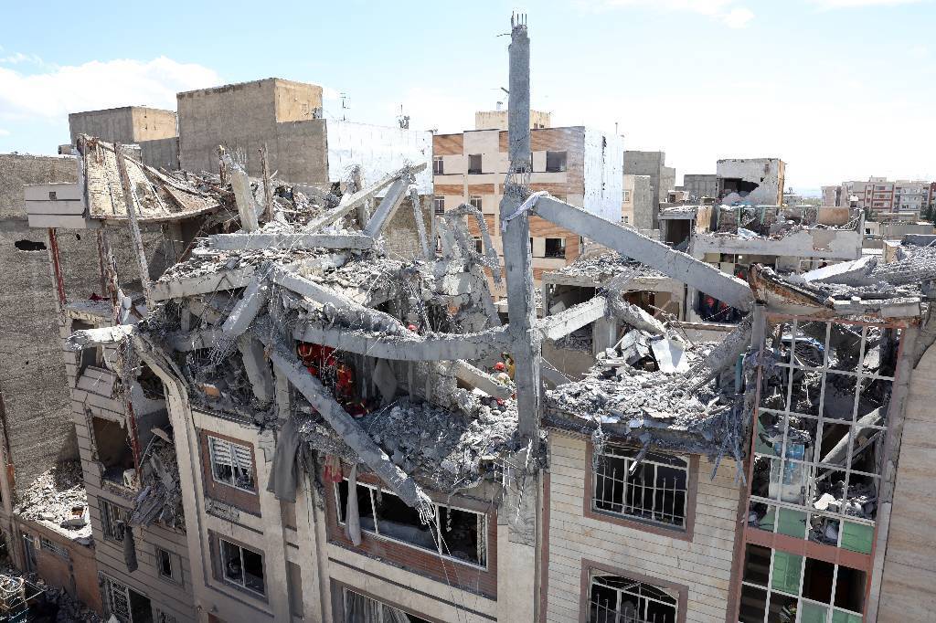 Mehr: при авиаударах по пригороду Тегерана погибли минимум шесть человек