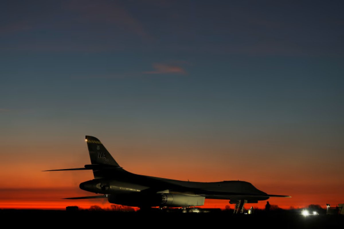 Сто бомб почти в тонну для спасения летчика