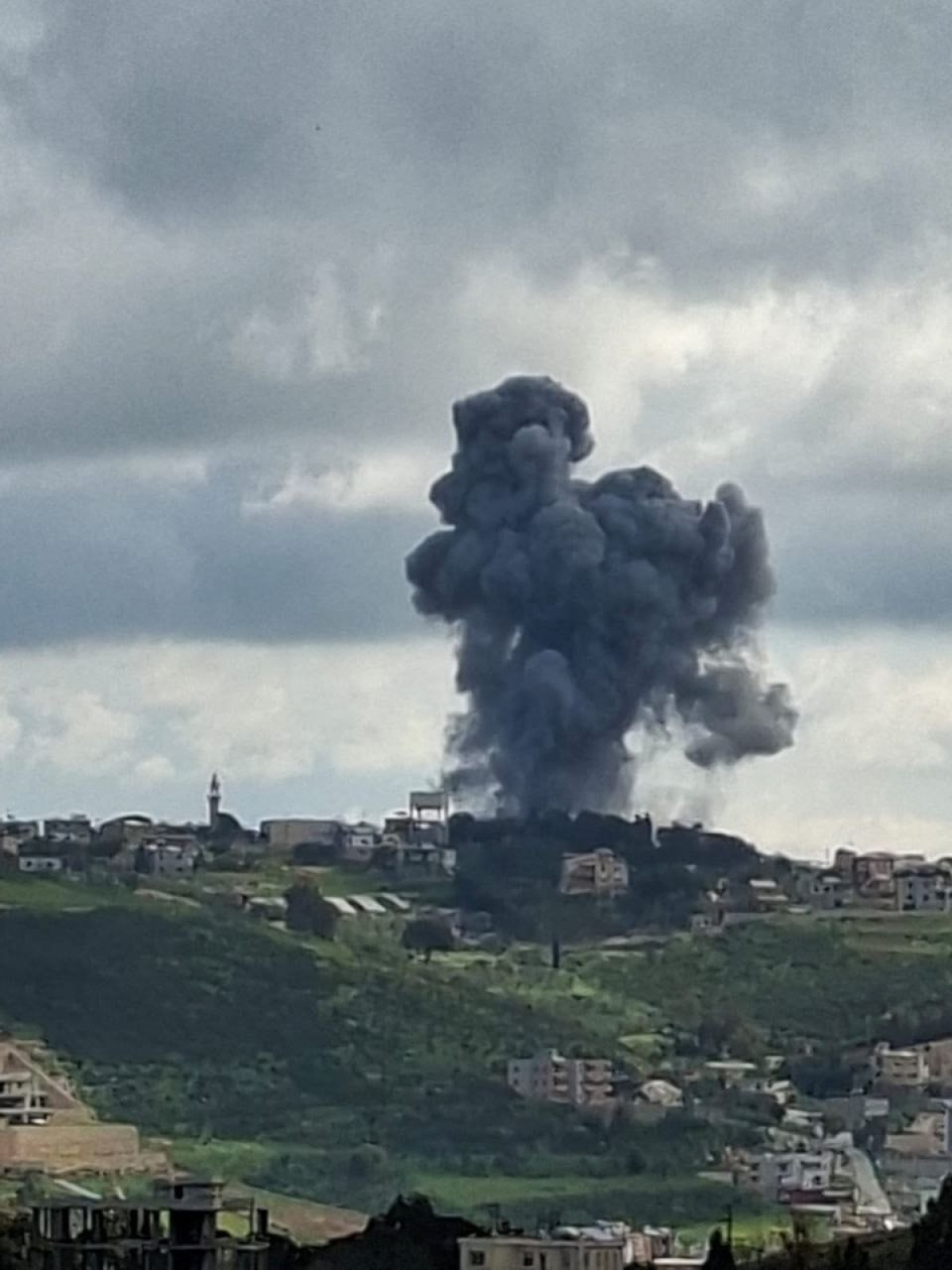 Израиль продолжает бить по Ливану