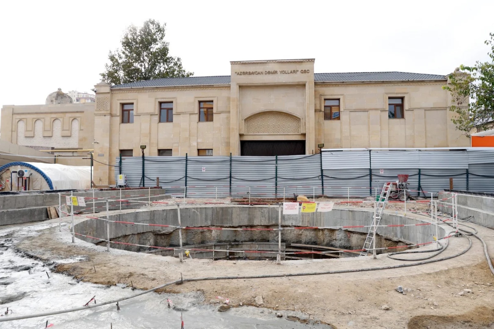 Бакметрополитен сообщил о завершении I этапа строительства 200-метрового тоннеля