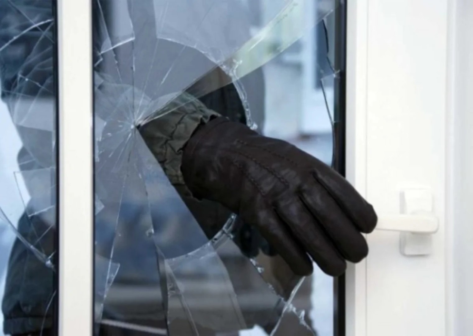 В Баку задержан подозреваемый в краже на сумму 30 тысяч манатов