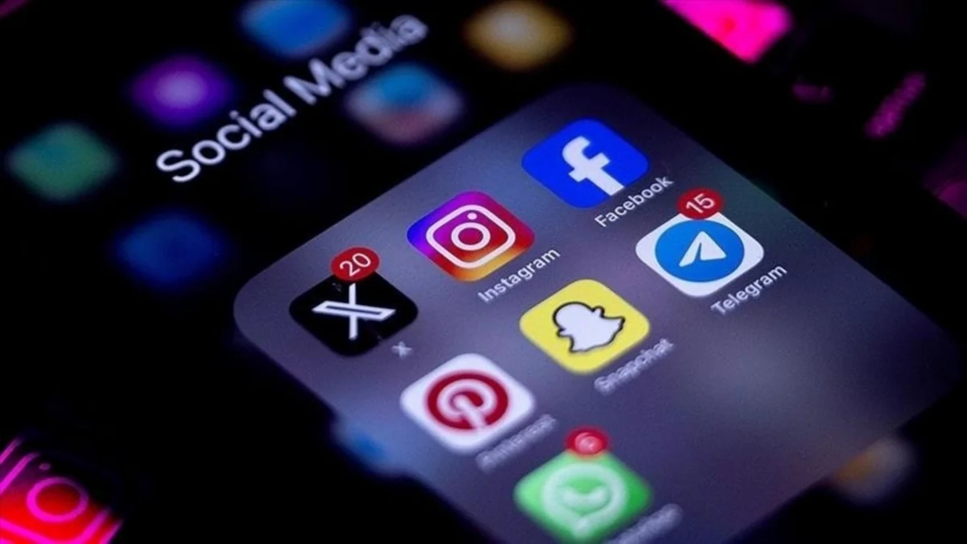 Мицотакис объявил о запрете соцсетей в Греции для детей до 15 лет