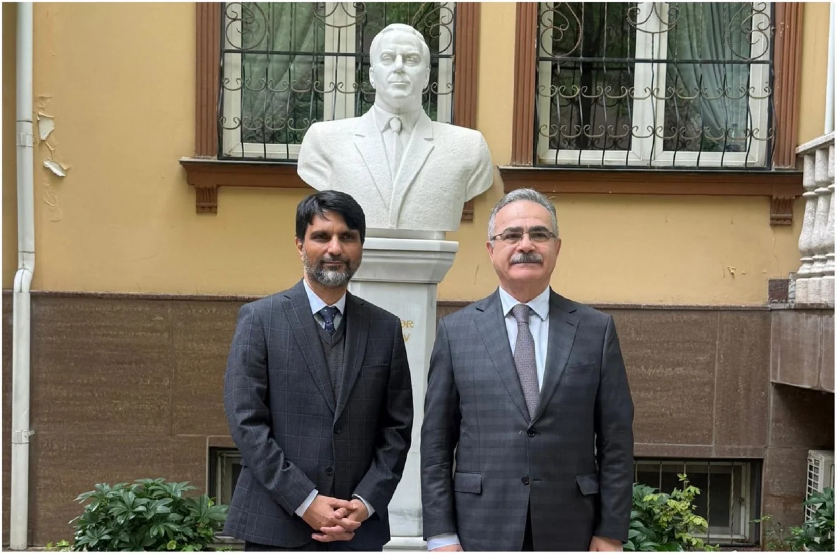 Азербайджан и Пакистан обсудили двусторонние отношения