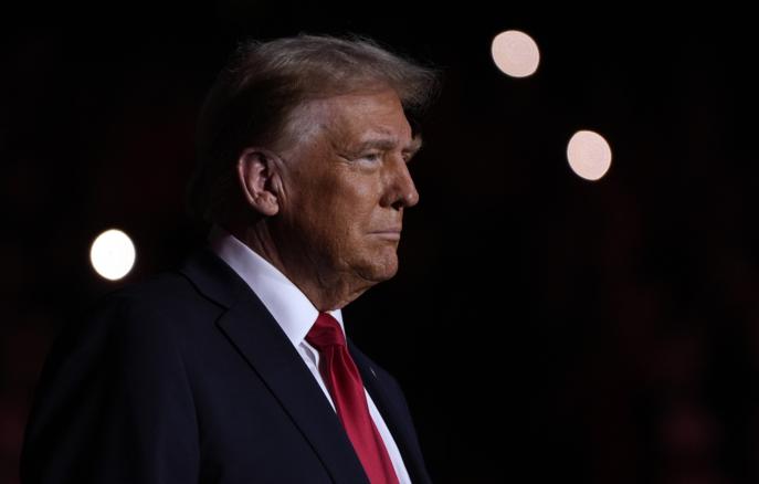 Трамп пригрозил тарифами в размере 50% странам, поставляющим оружие Ирану