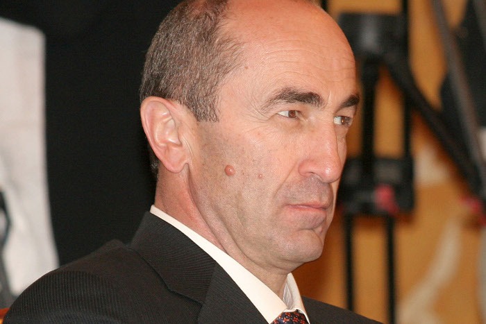 Роберт Кочарян: Кому повредит выход из ЕАЭС?