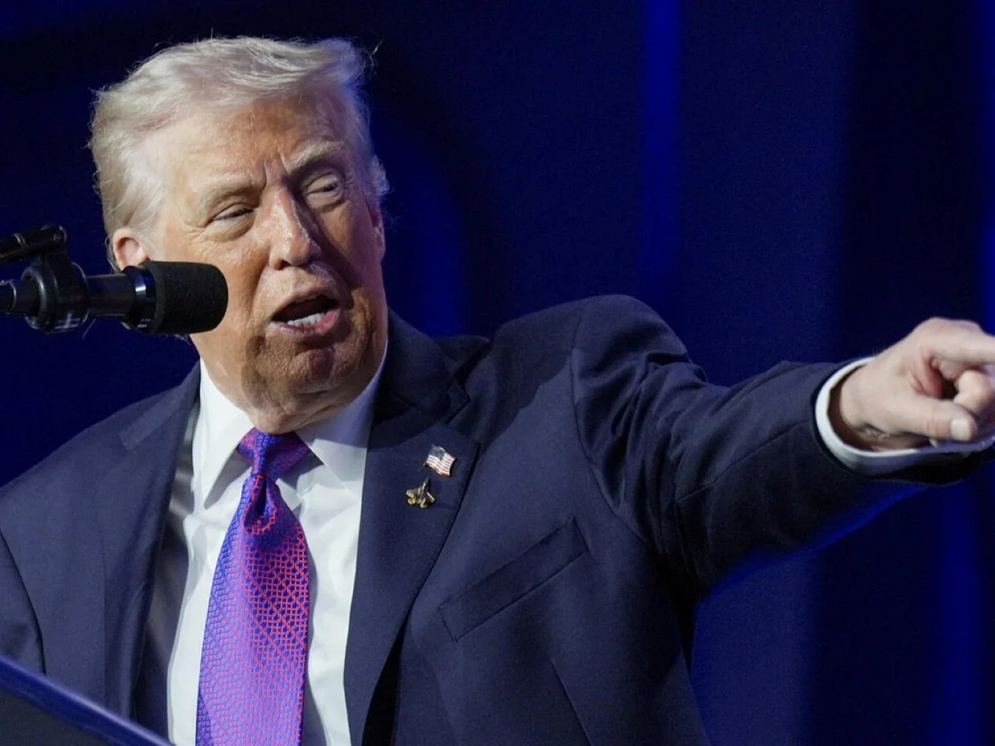 Трамп: Иран согласился отказаться от ядерного оружия и открыть Ормузский пролив