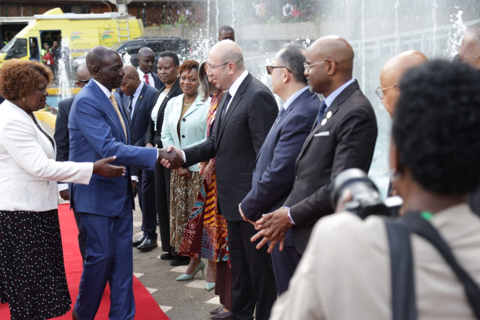 
Азербайджанская делегация принимает участие во II Африканском форуме городов