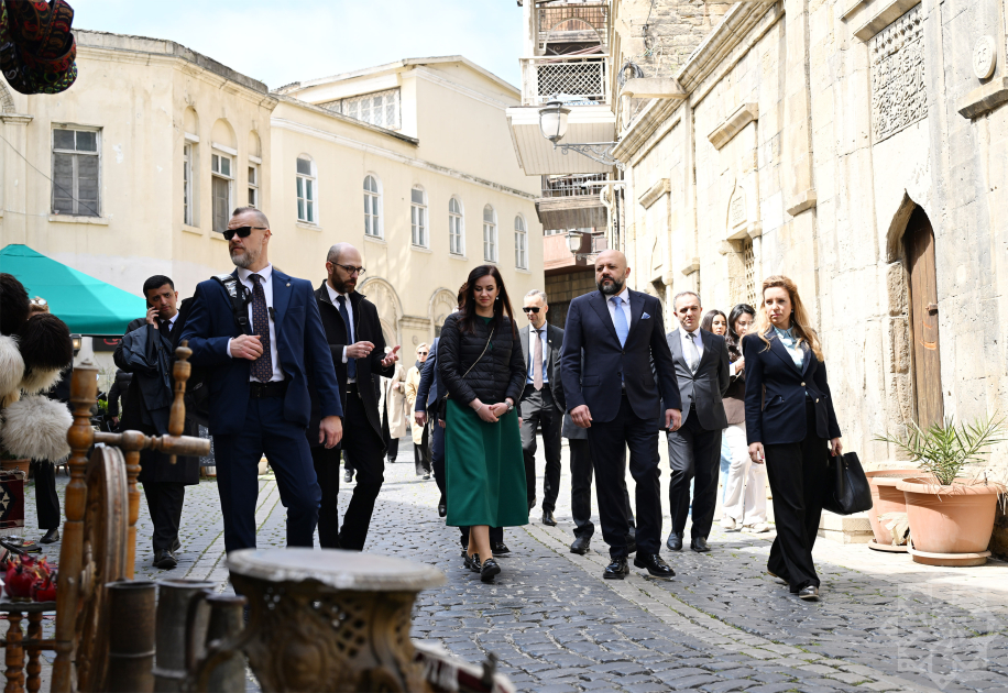 
Премьер-министр Литвы ознакомилась с Ичеришехер