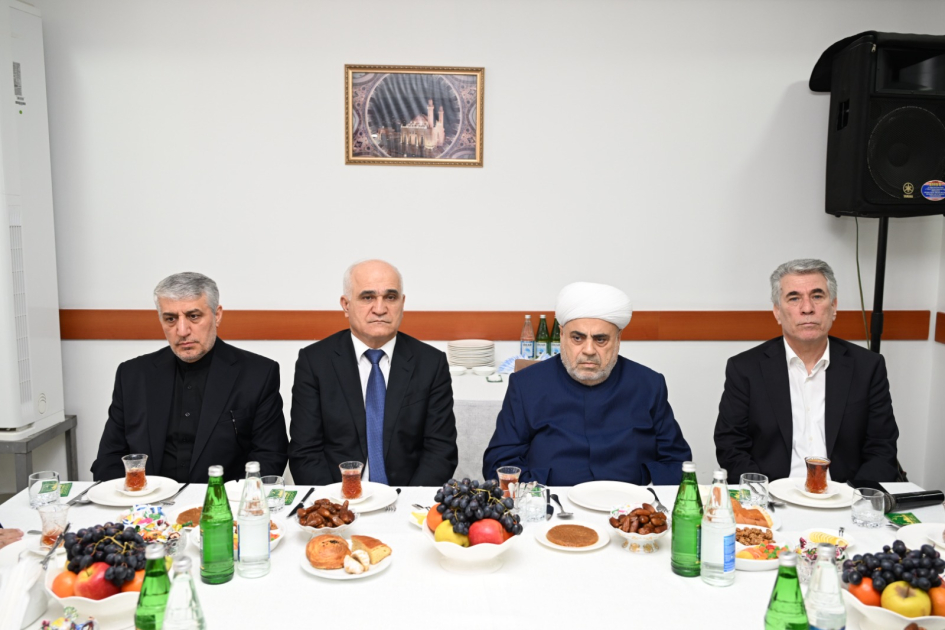 В Баку почтена память Верховного лидера Ирана Аятоллы Сейеда Али Хаменеи