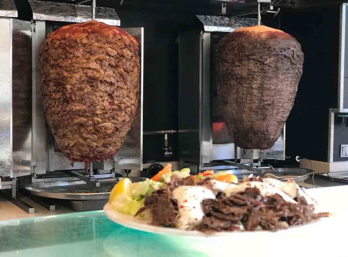 В Тертере два человека отравились донером