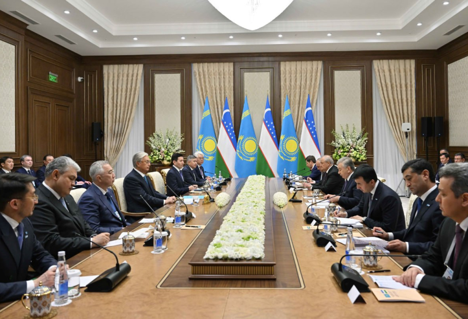 Токаев и Мирзиёев договорились принять Дорожную карту торгово-экономического сотрудничества