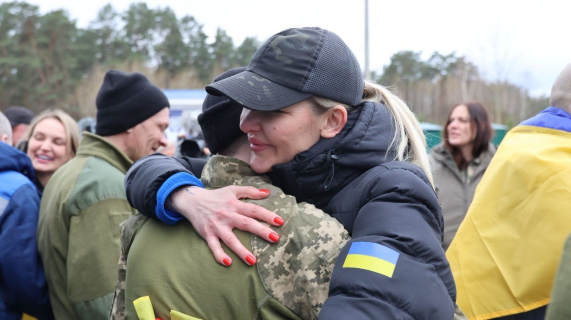 Зеленский: Из российского плена в рамках обмена вернулись 175 военных и 7 гражданских лиц