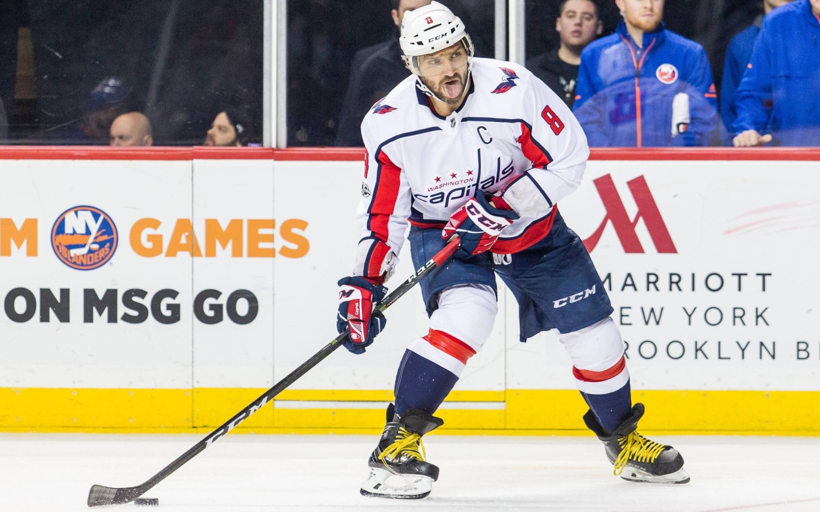 Овечкин передаст памятную клюшку Строума в музей