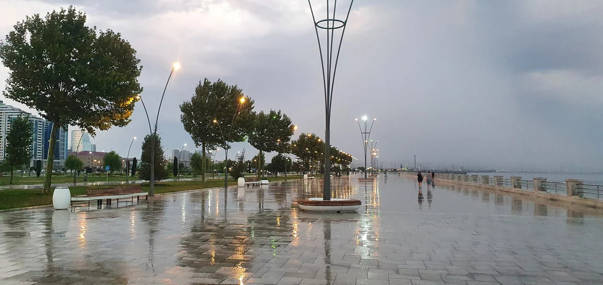 Завтра в Баку будет пасмурно, в районах ожидается снег и град