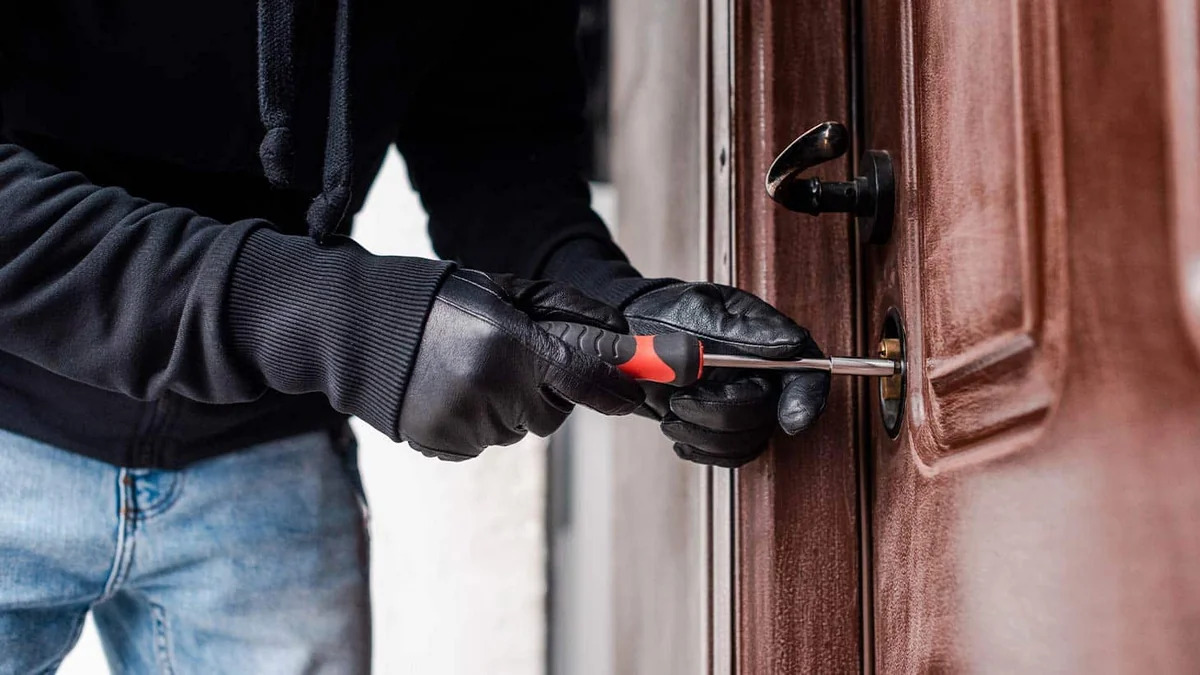 В Сабунчу арестован подозреваемый в краже из дома 320 тыс. манатов
