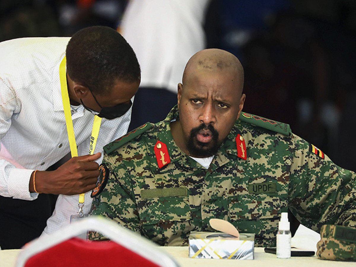 Глава Генштаба Уганды пригрозил Турции и отправился в Израиль