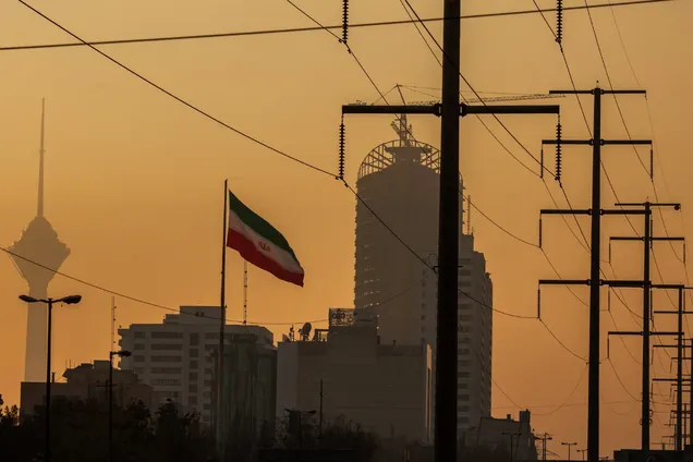 Трамп грозит оставить Иран без света на 10 лет