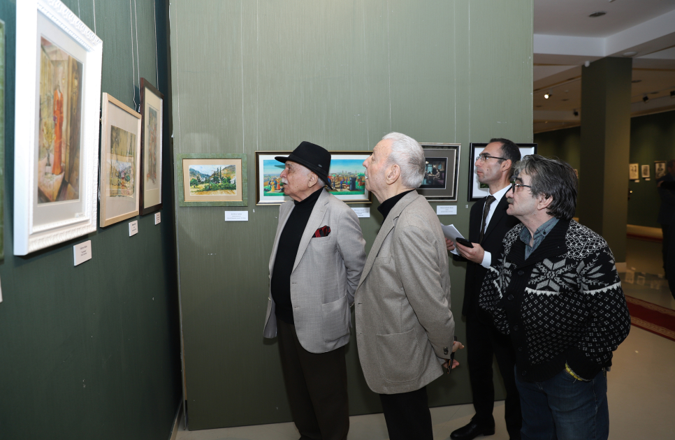 Изобразительное искусство на бумаге