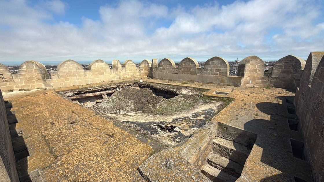 В результате дождей зафиксированы случаи обрушения в Мардакянской крепости, вход ограничен