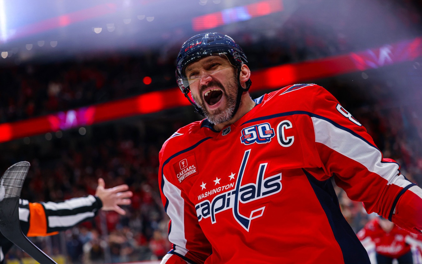 Болельщики попросили Овечкина остаться в "Вашингтоне" еще на один сезон