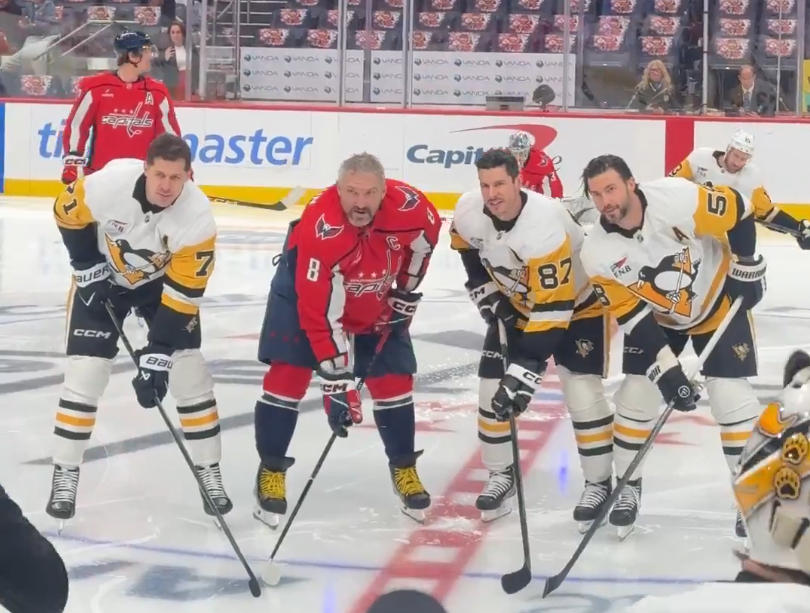 Овечкин сделал совместное фото с Малкиным и Кросби перед матчем НХЛ